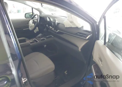 2021 Toyota Sienna Le from USA, damaged, VIN 5TDKRKEC3MS070561